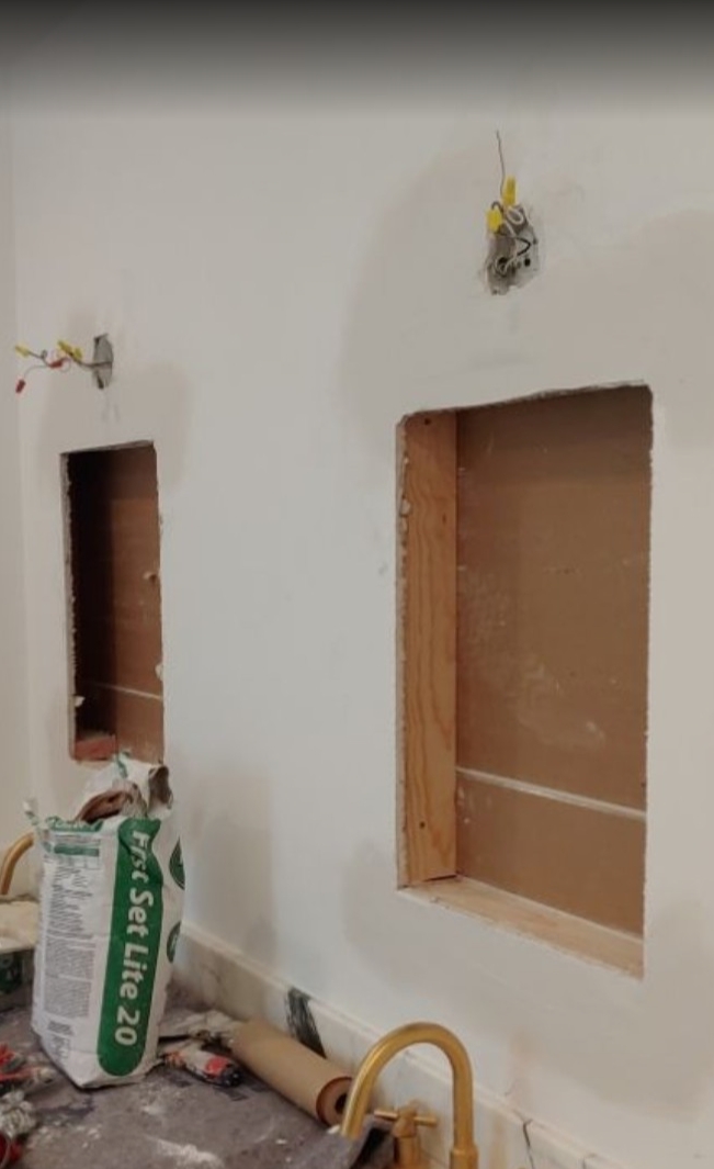 Wall niches before completion